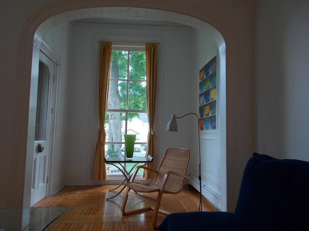 Absolute 1000 Islands Monthly Suites Gananoque Quarto foto