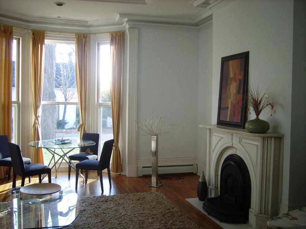 Absolute 1000 Islands Monthly Suites Gananoque Quarto foto